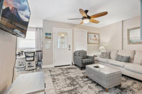 2 Blocks from Beach Parking